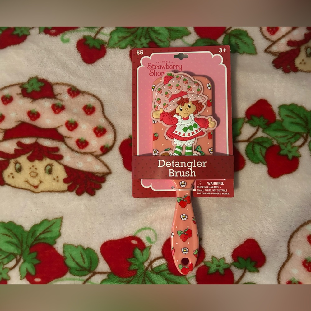 Strawberry Shortcake Detangler Brush